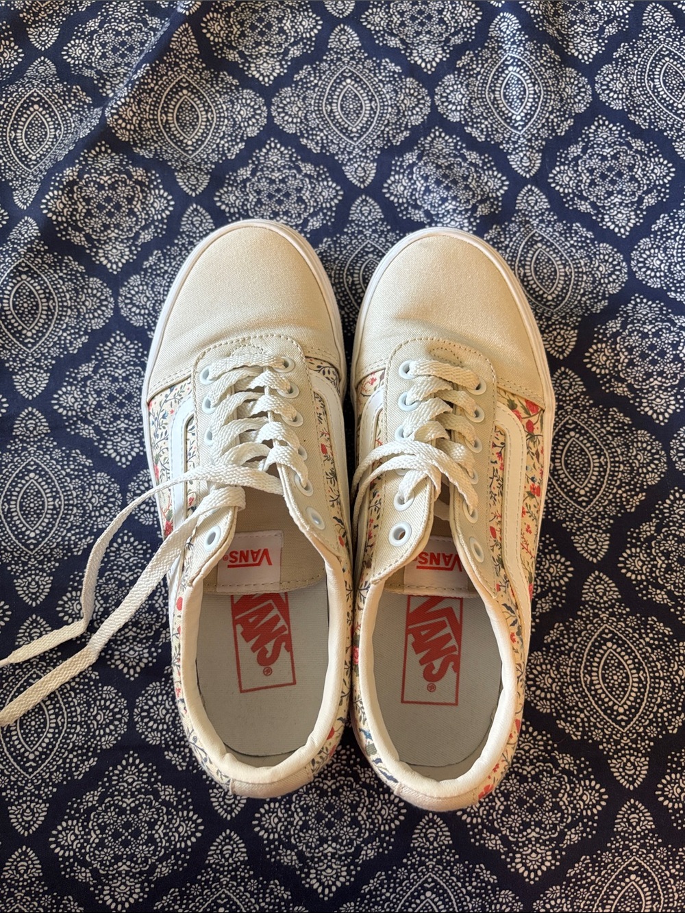 Vans Cream Canvas Low-Top Sneakers with Floral Trim